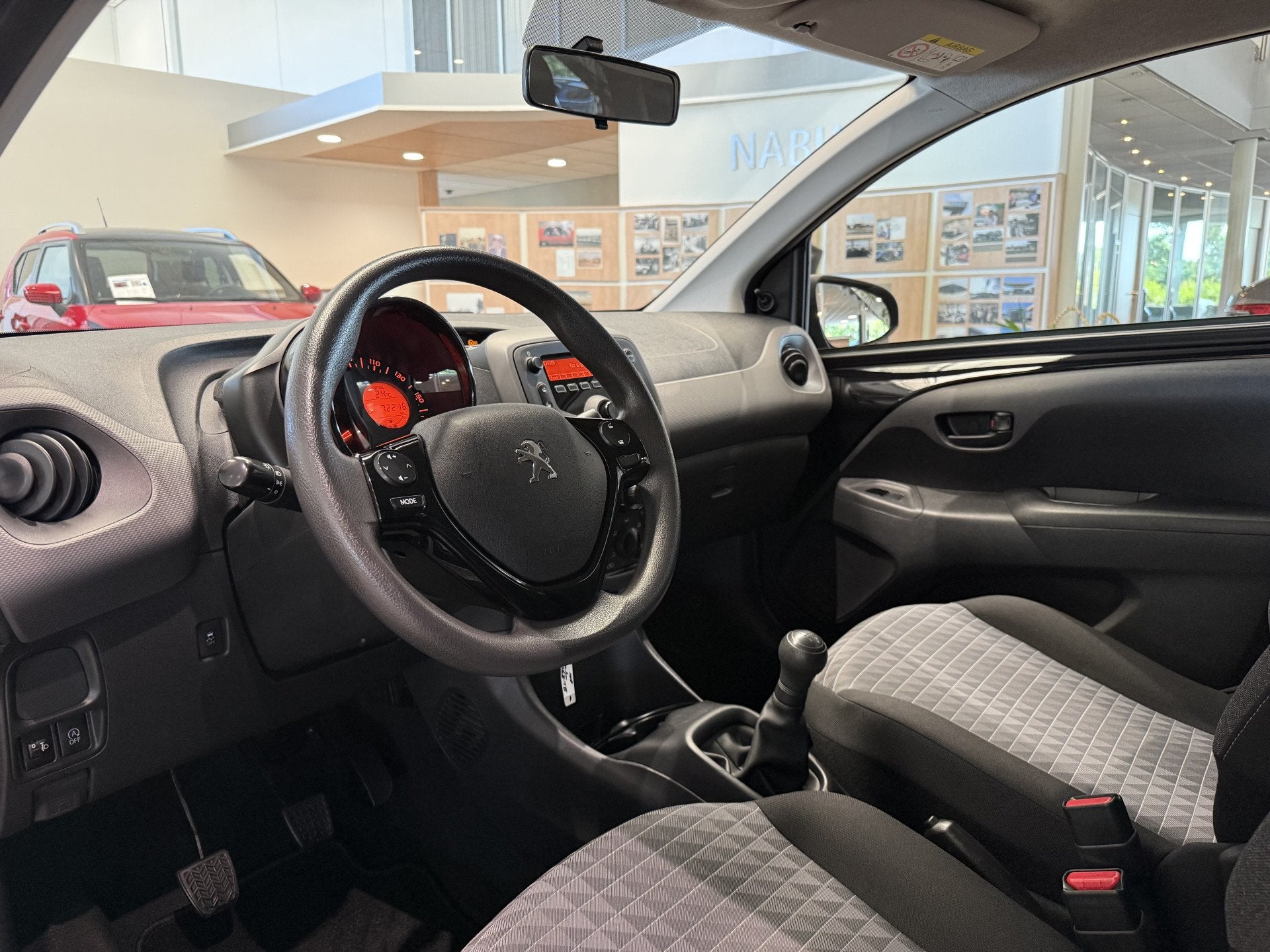 Peugeot 108 1.0 e-VTi Active NL auto, Airco, Bluetooth, Voorwielaandrijving, 12 maanden, Stof, Gebruikt