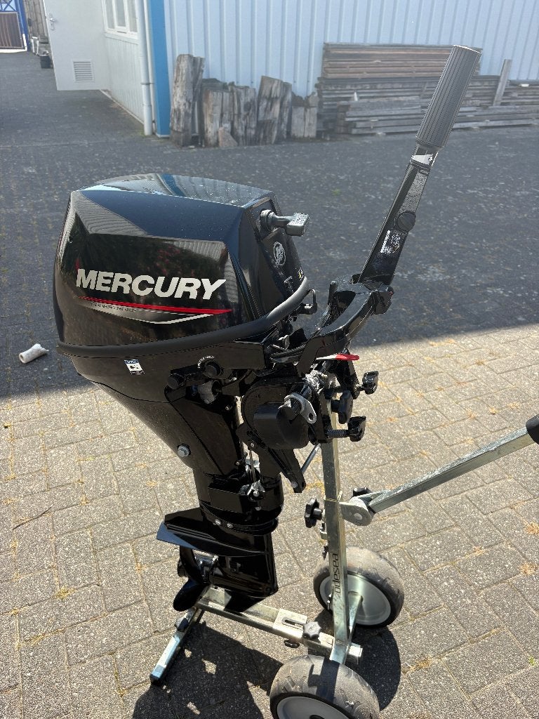 Mercury 8 PK Buitenboordmotor met 12L Benzinetank, Ophalen, 5 tot 10 pk, Viertaktmotor, Zo goed als nieuw