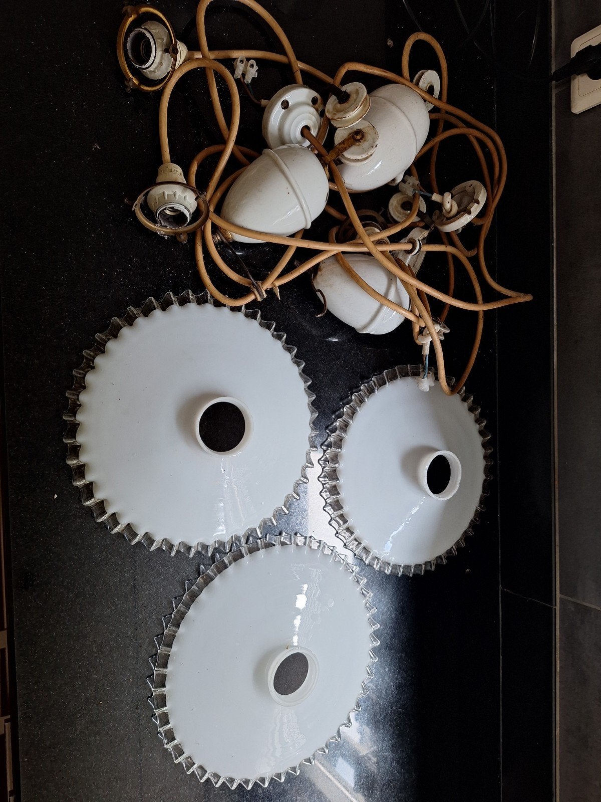 Vintage Opale Glazen Lampenkappen met Armatuur, Antiek en Kunst, Antiek | Lampen, Ophalen of Verzenden
