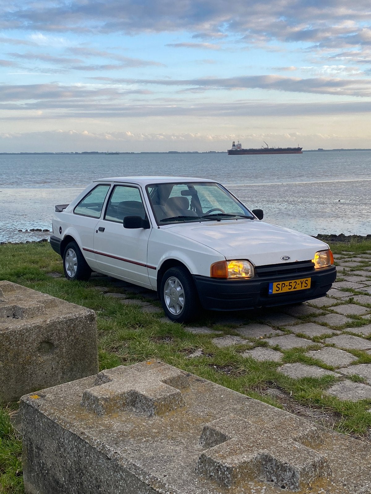 Ford Escort 1.4 CL S6 1987 Wit, Auto's, Escort, Zwart, 4 cilinders, Wit