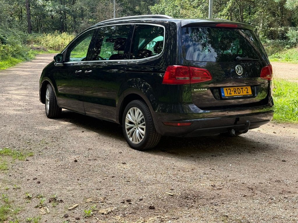 VW Sharan 1.4 TSI DSG Comfortline 7p Trekhaak Winterset, Stof, 1800 kg, Zwart, 4 cilinders