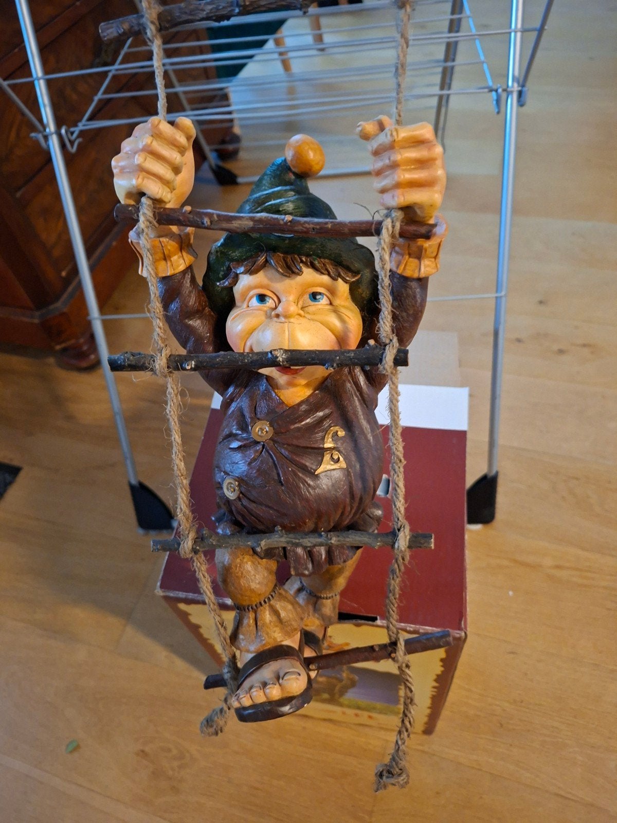 Efteling Laaf Beeldje - Laaf op touwladder, Ophalen of Verzenden, Zo goed als nieuw, Beeldje of Poppetje