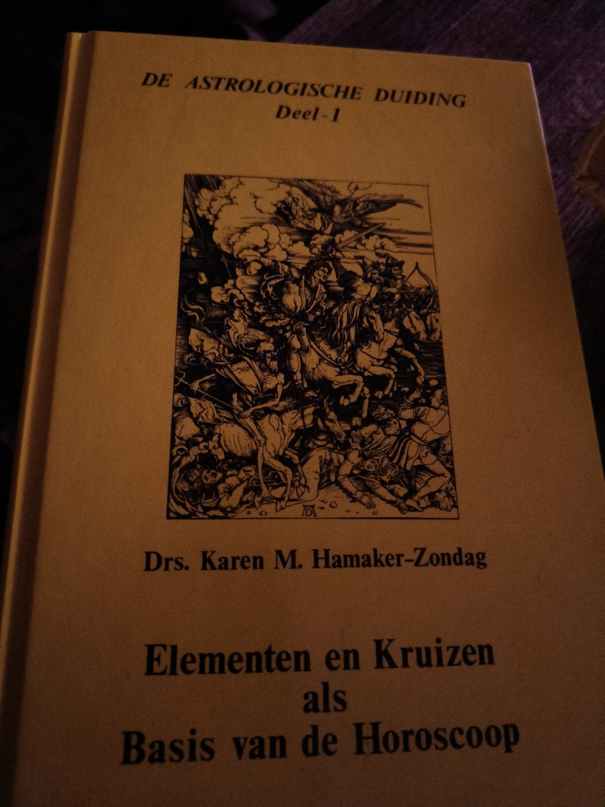 :
De astrologische duiding Deel 1 - Karen Hamaker-Zondag, Boeken, Ophalen of Verzenden, Gelezen, Astrologie, Achtergrond en Informatie