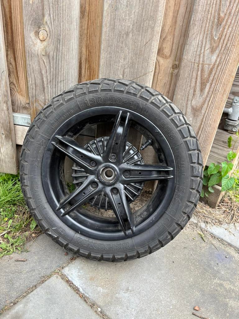 Piaggio Hexagon 11 inch achtervelg, Ophalen of Verzenden, Zo goed als nieuw, Overige typen, Piaggio