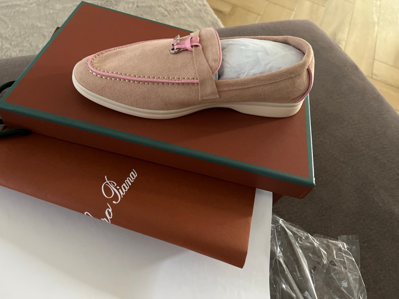 Roze Loro Piana instappers - Maat 37, Ophalen of Verzenden, Nieuw, Roze, Instappers