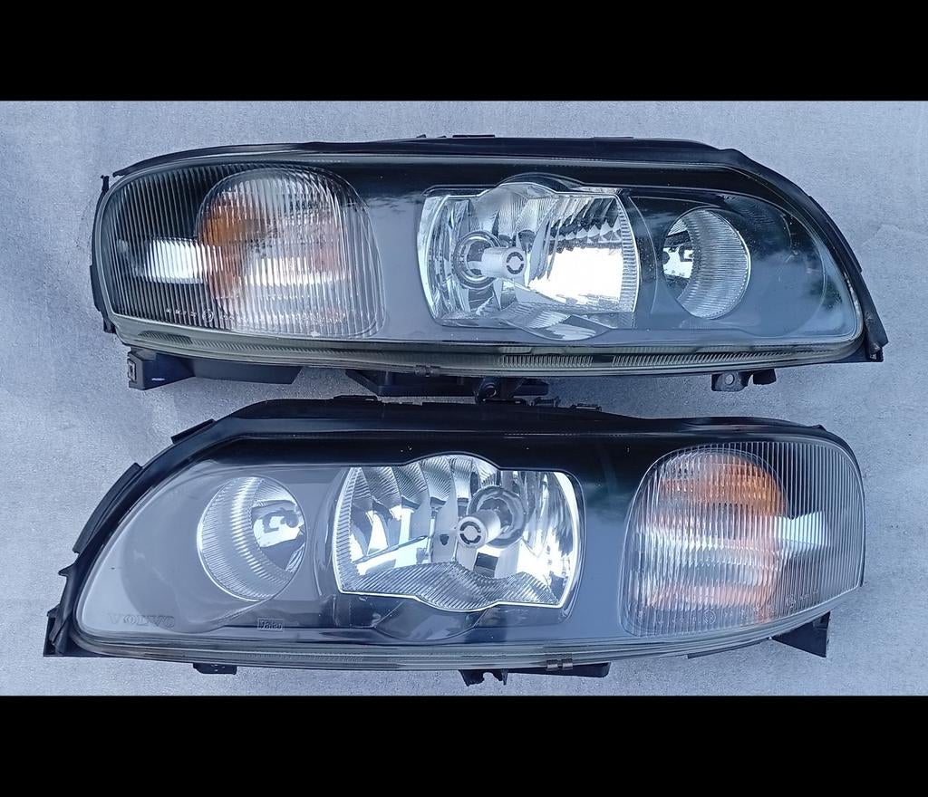 Volvo S60 V70 XC70 OEM xenon headlight set 30655906/30655905, Ophalen of Verzenden, Volvo