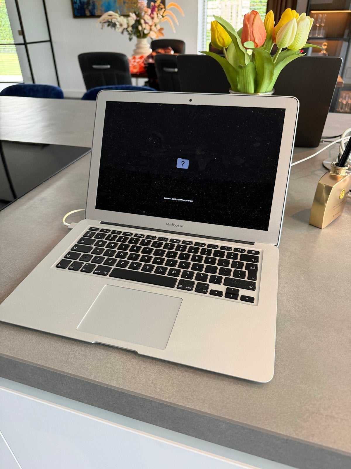 MacBook Air 13-inch (model A1466) - Defect, Computers en Software, Apple Macbooks, Ophalen of Verzenden, Niet werkend, 13 inch