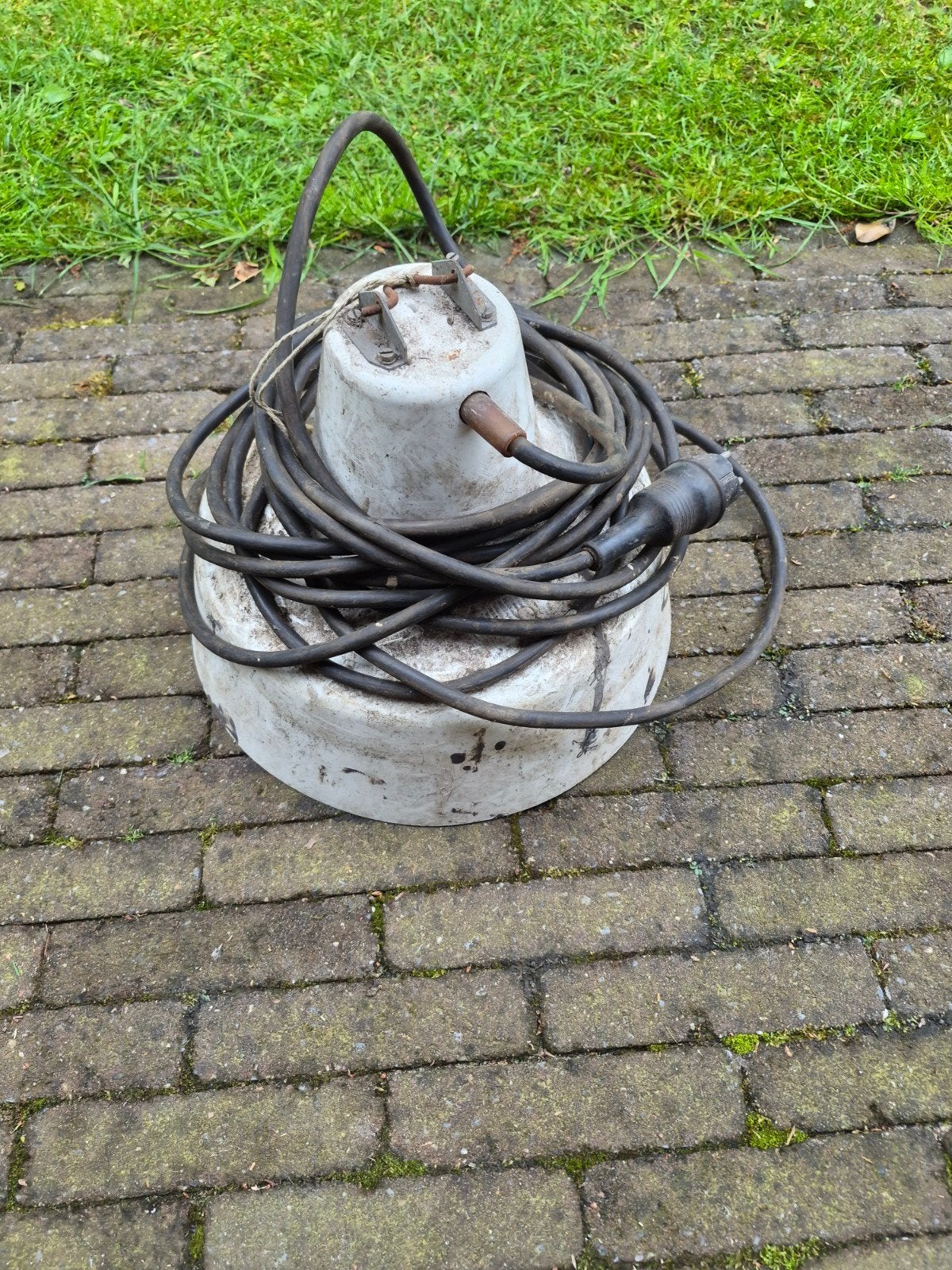 Industriële emaille hanglamp / werklamp, Ophalen