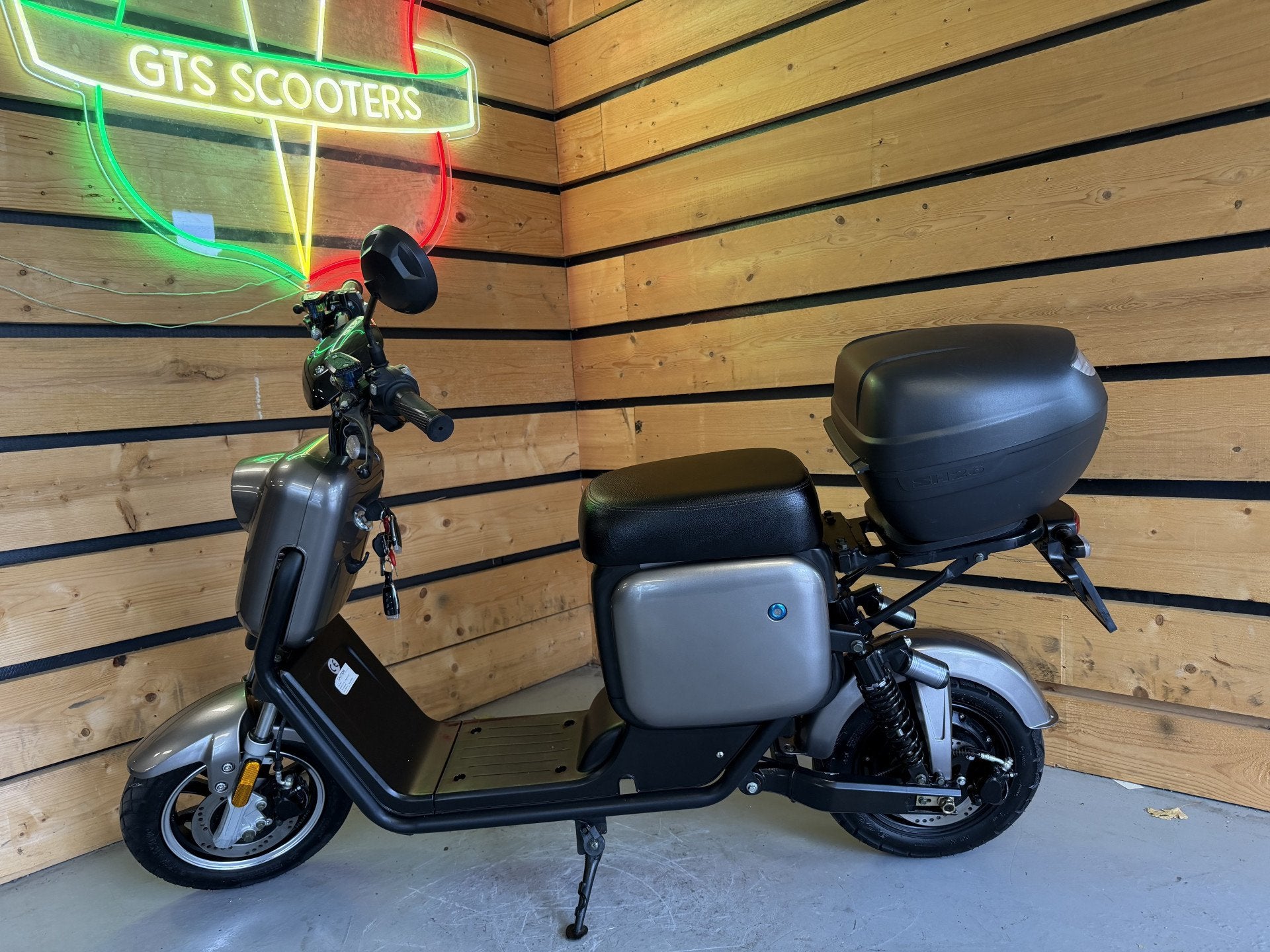 GTS Snorscooter E-Tronic (bj 2021), Bruin Scooterservice, Gebruikt, Jos@bruinautoservice.nl, Bedrijfsweg 6
1785AK  DEN HELDER, NL