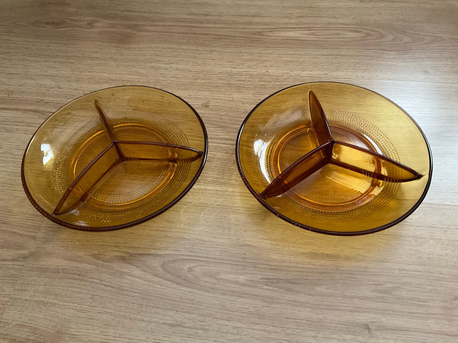 2 Vintage 3-Vaks Schalen Goud/Amber Glas Ø 20 cm, Ophalen of Verzenden