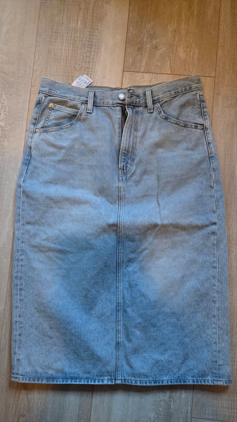 Levi's denim rok maat 31, Kleding | Dames, Rokken, Blauw, Nieuw, Levi's, Onder de knie