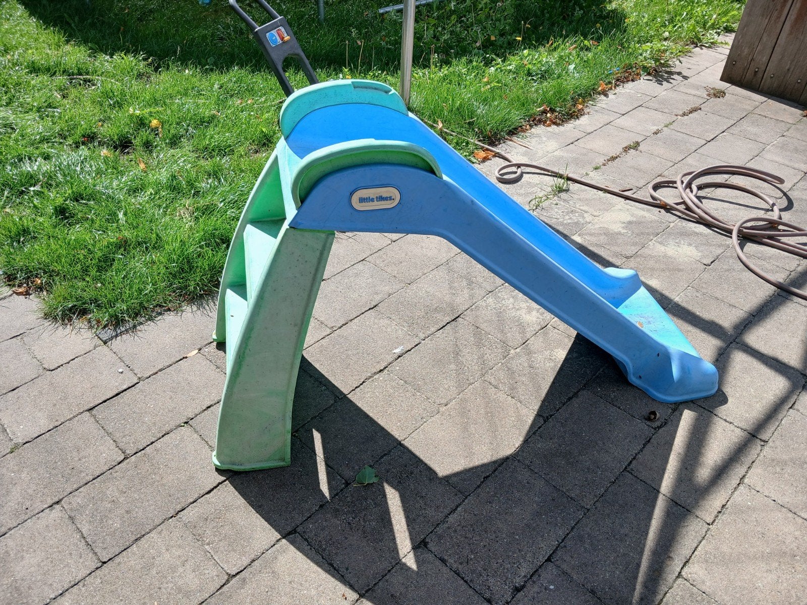 Gratis Little Tikes Glijbaan en Speelgoed Grasmaaier, Ophalen, Gebruikt