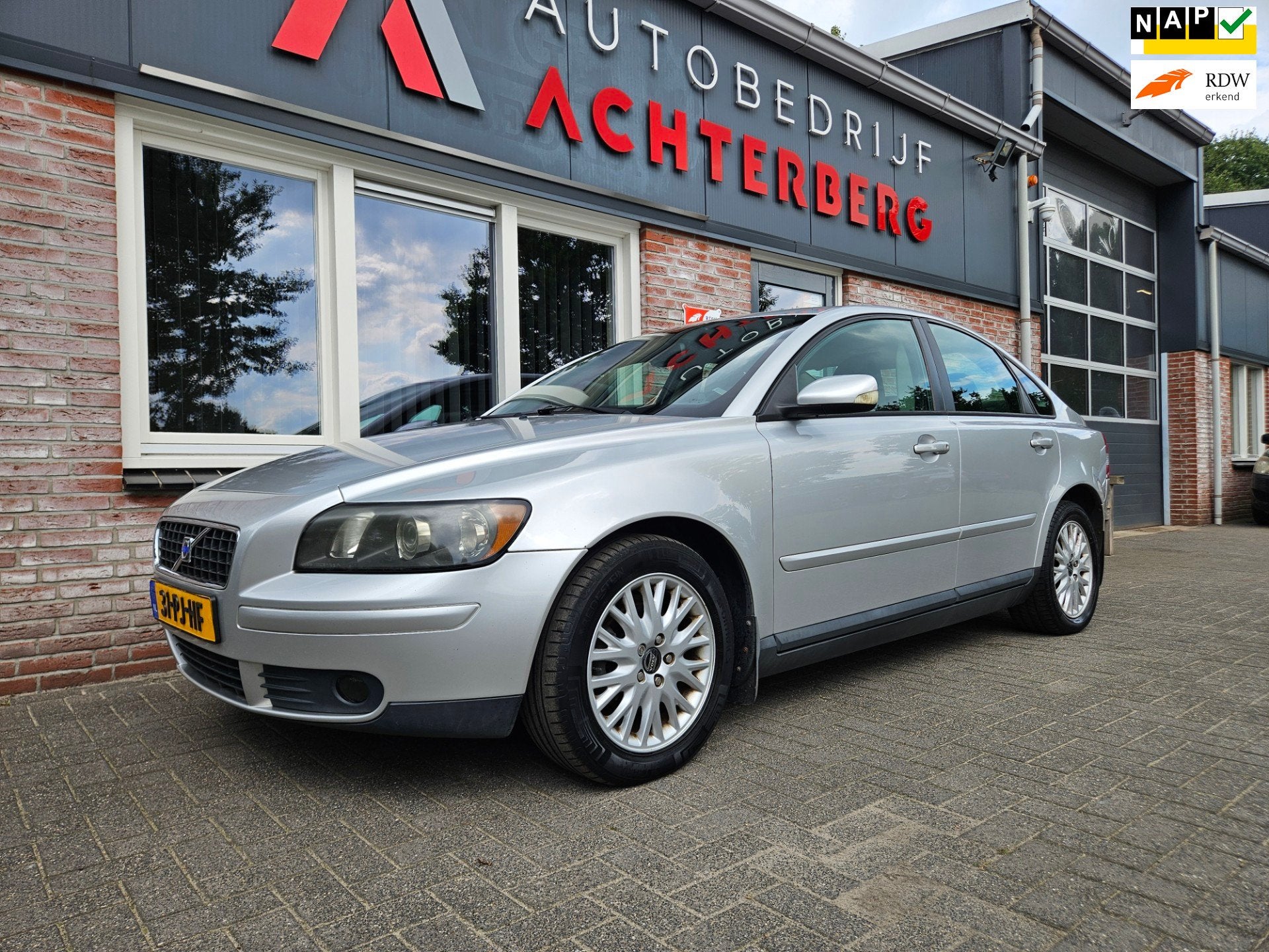 Volvo S40 1.8 Momentum Airco/Clima! Cruise Control! NAP! Inr, Auto's, Voorwielaandrijving, 125 pk, Gebruikt, 4 cilinders