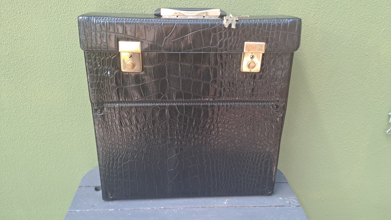 Vintage zwart platenkoffer met sleutels, Verzamelen, Retro, Ophalen of Verzenden, Audio en Video