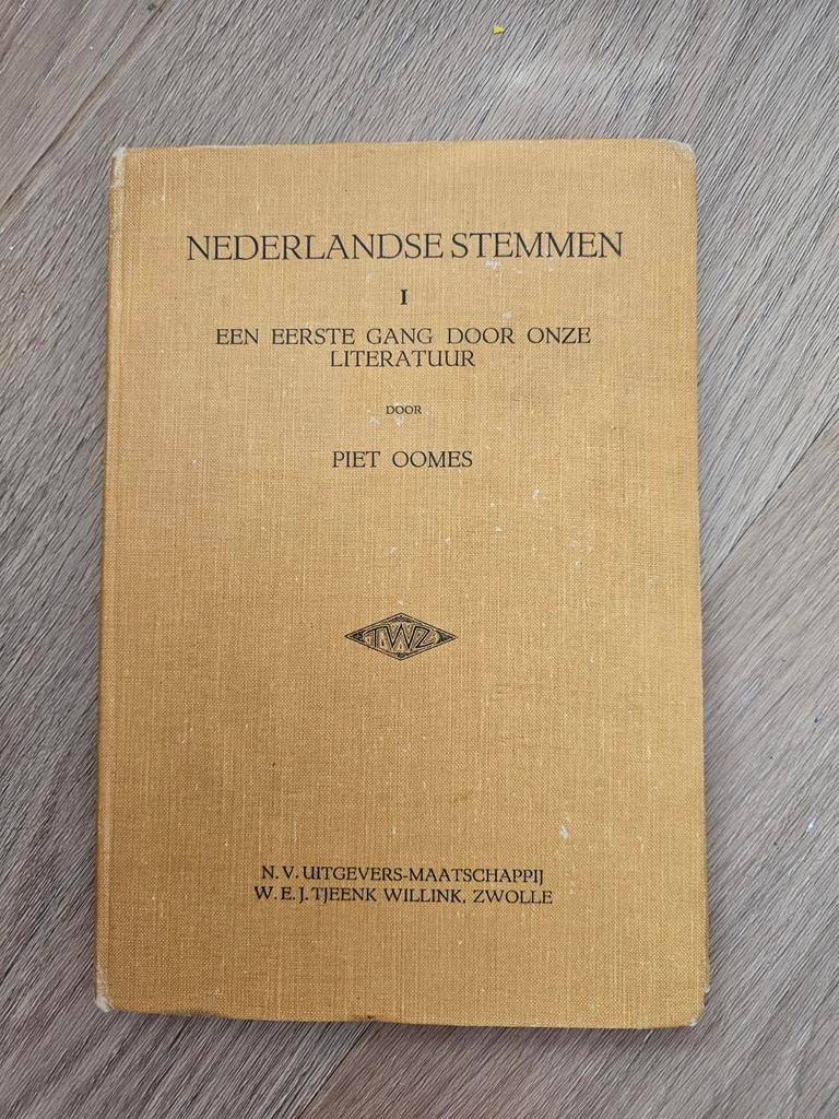 Nederlandse Stemmen I - Een eerste gang door onze literatuur, Ophalen of Verzenden, Gelezen, Piet Oomes, Nederland