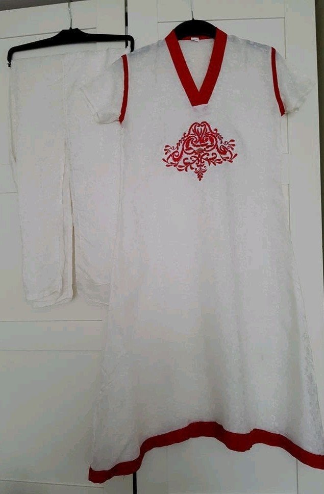 Witte Indiase jurk met rode borduursels en broek sjaal, Kleding | Dames, Gelegenheidskleding, Zo goed als nieuw, Maat 34 (XS) of kleiner