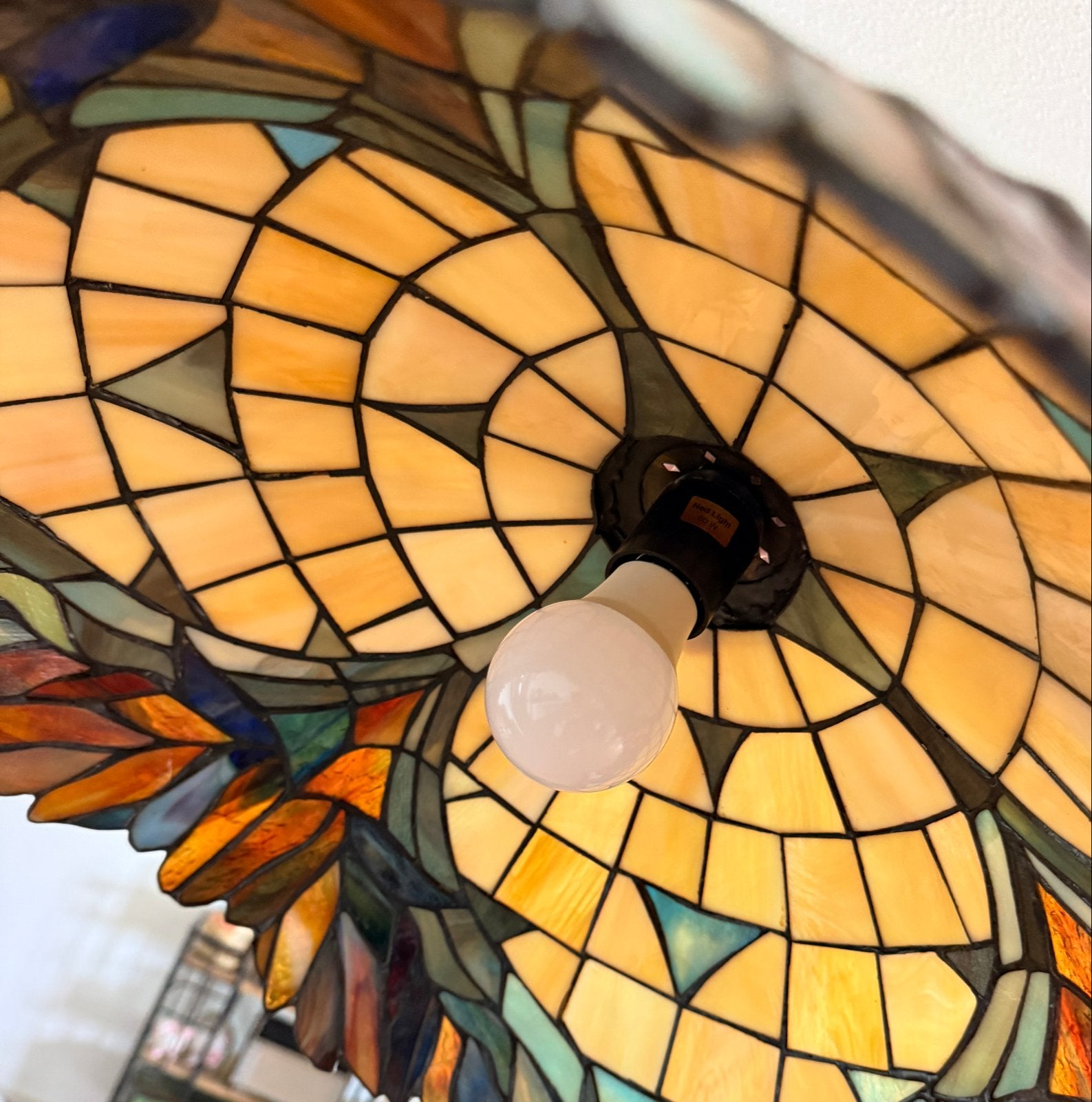 Prachtige Tiffany-stijl hanglamp met kleurrijk glas, Huis en Inrichting, Lampen | Hanglampen, Ophalen, Zo goed als nieuw, Glas