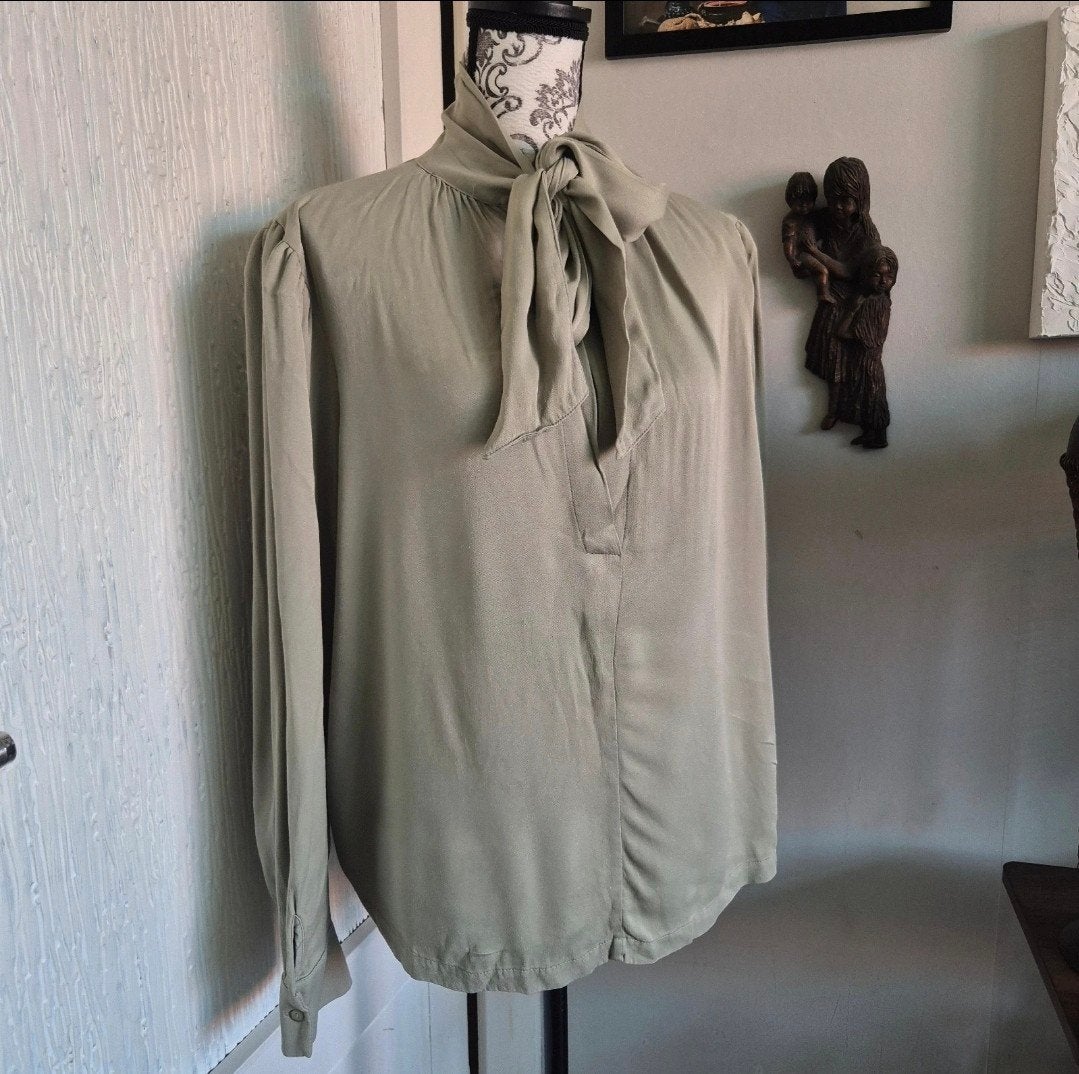 Prachtige IBANA Tivi Blouse Maat 44 (XL) - Stijlvolle Satijn, Maat 42/44 (L), Ophalen of Verzenden, Zo goed als nieuw, Groen