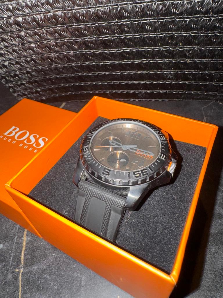 Hugo Boss Herenhorloge - Stijlvol en Robuust, Staal, Polshorloge, Kunststof, Zo goed als nieuw