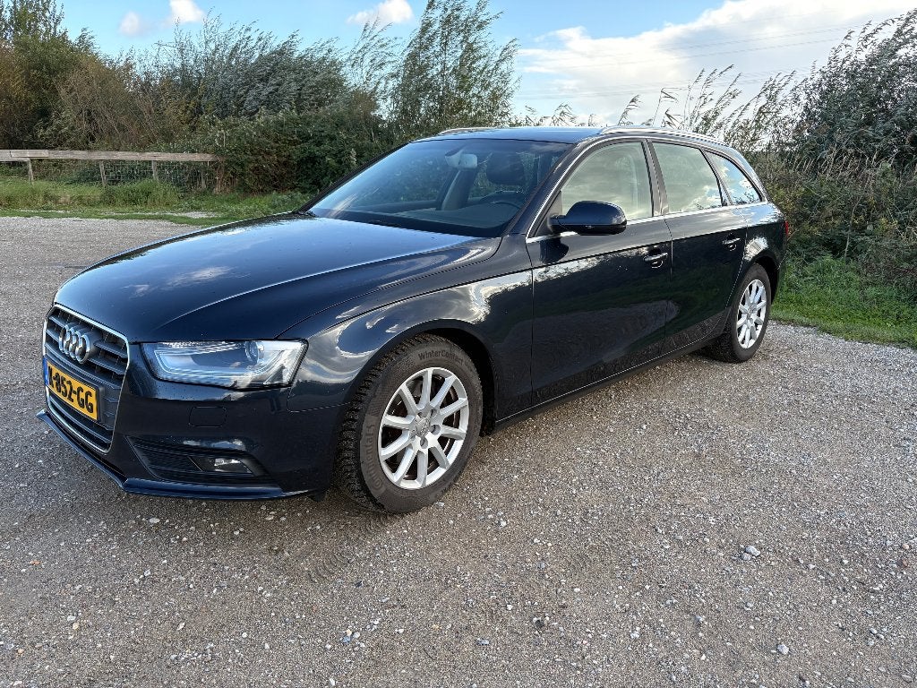 Audi A4 2.0 TDI 100KW Avant 2015 Blauw, Auto's, Voorwielaandrijving, 136 pk, Zwart, 4 cilinders