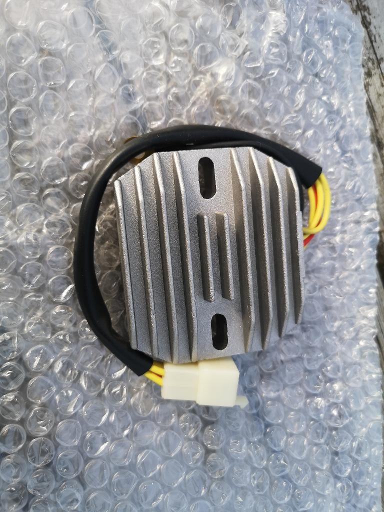 suzuki  GS 850 G spanningsregelaar, Verzenden, Nieuw