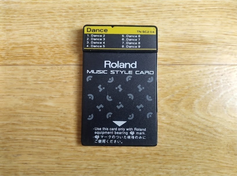 Roland Dance card TN-SC2-04, Ophalen of Verzenden, Zo goed als nieuw, 61 toetsen, Roland