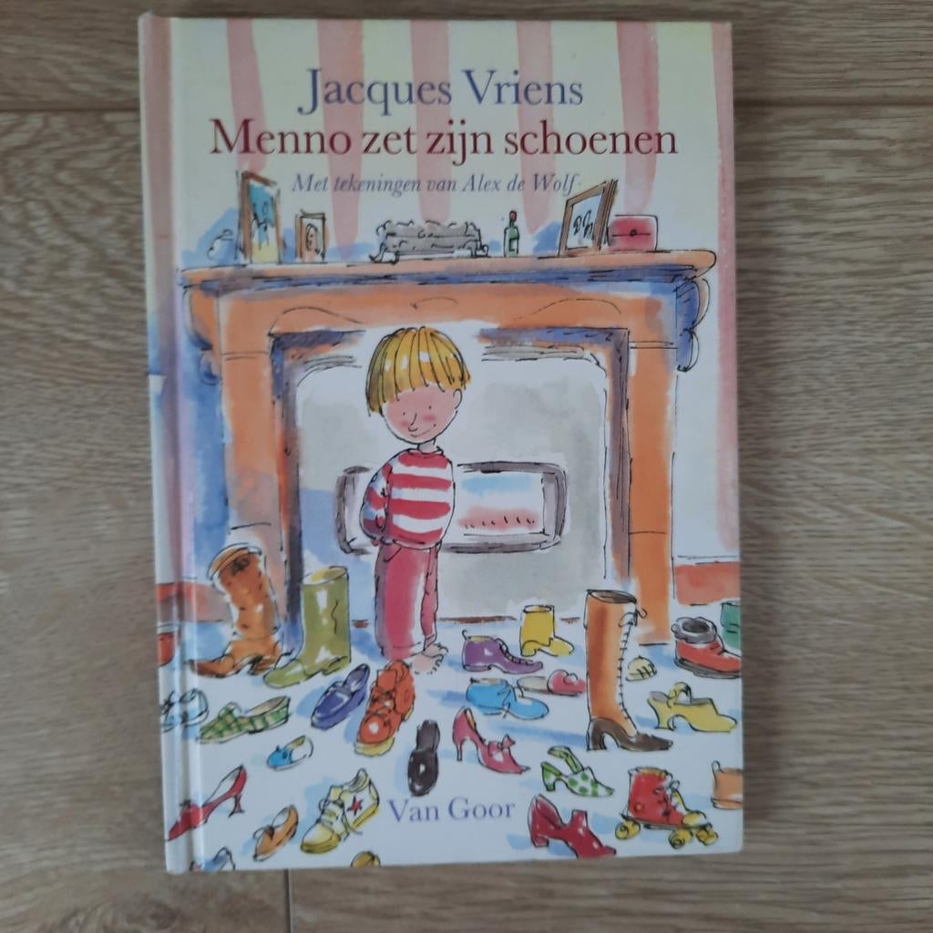 Boek Menno zet zijn schoenen Jacques Vriens Van GoorBoek Men, Ophalen of Verzenden, Gebruikt