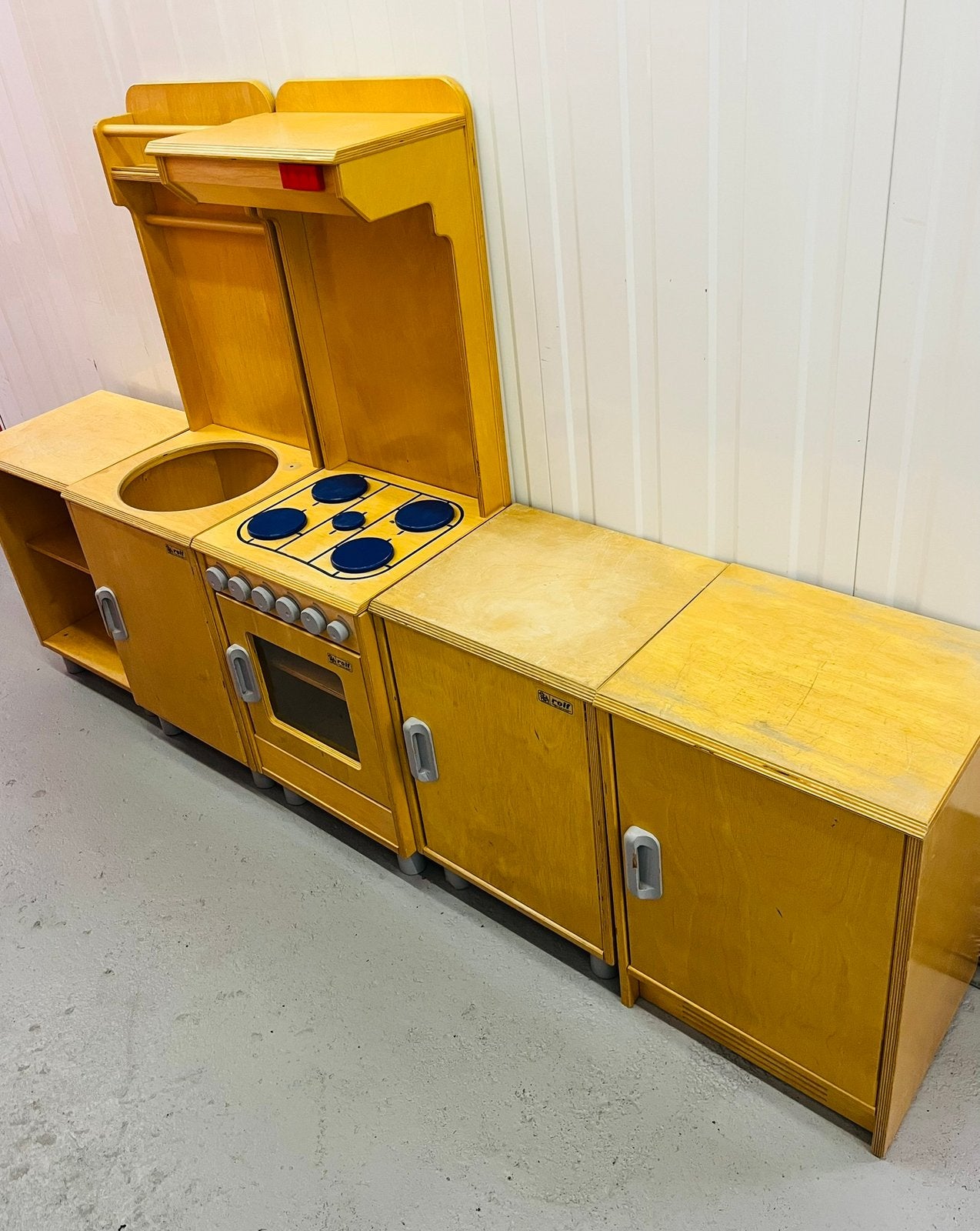Kinderkeuken Rolf kdv kinderopvang speelkeuken, Kinderen en Baby's, Kinderkamer | Bedden, Ophalen, Zo goed als nieuw, 180 cm of meer