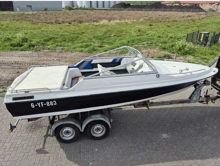 Speedboot met trailer zonder motor, Ophalen, Gebruikt