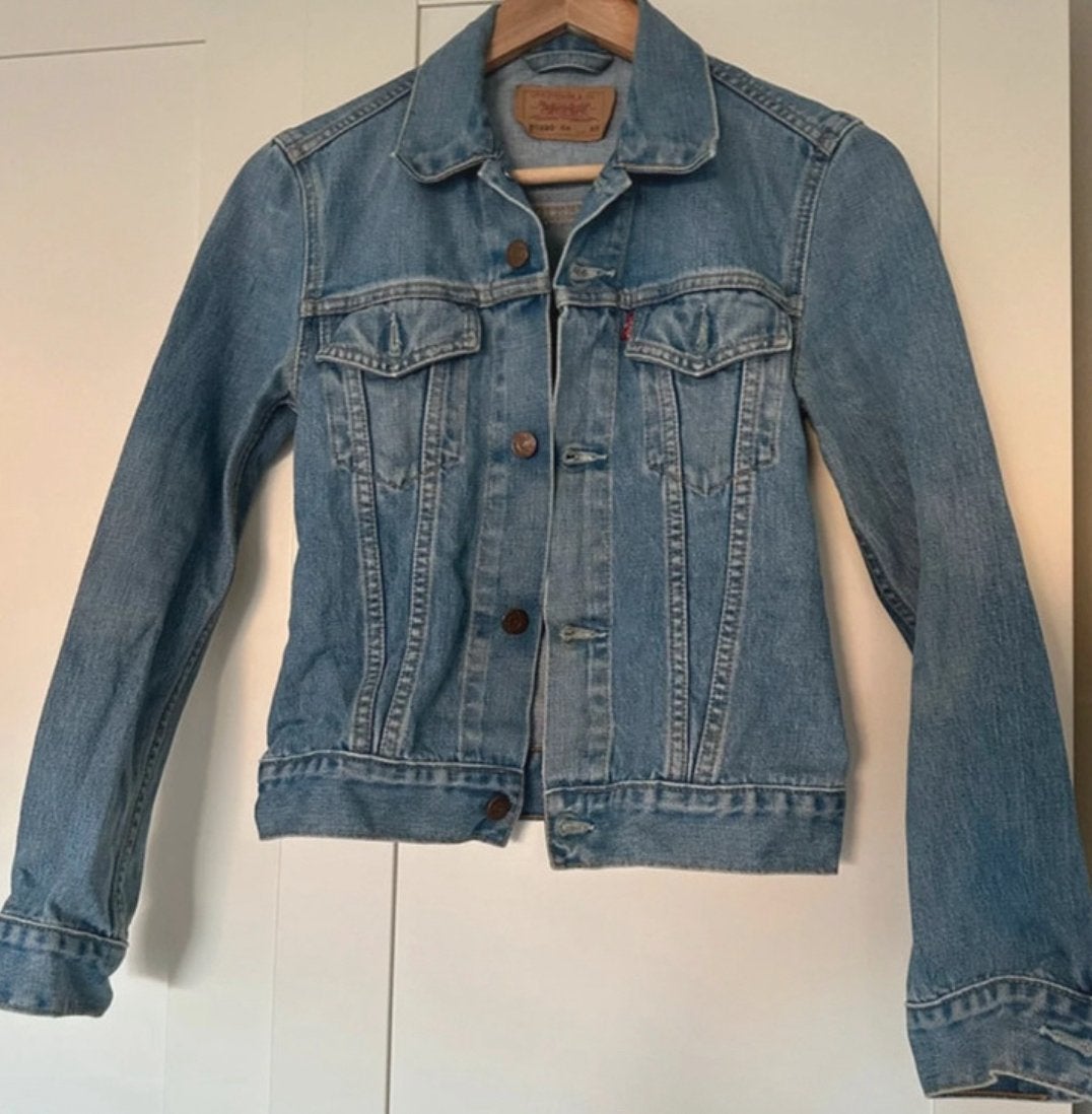 Levi’s spijkerjas denim jacket met knoopsluiting, Ophalen of Verzenden, Zo goed als nieuw, Maat 34 (XS) of kleiner, Blauw