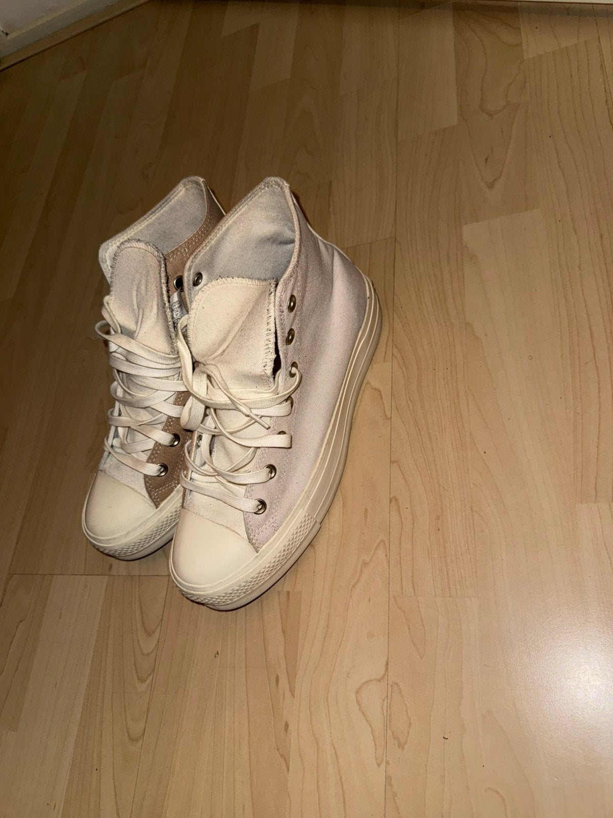Converse beige/creme maat 42, Beige, Nieuw, Ophalen of Verzenden, Sneakers of Gympen