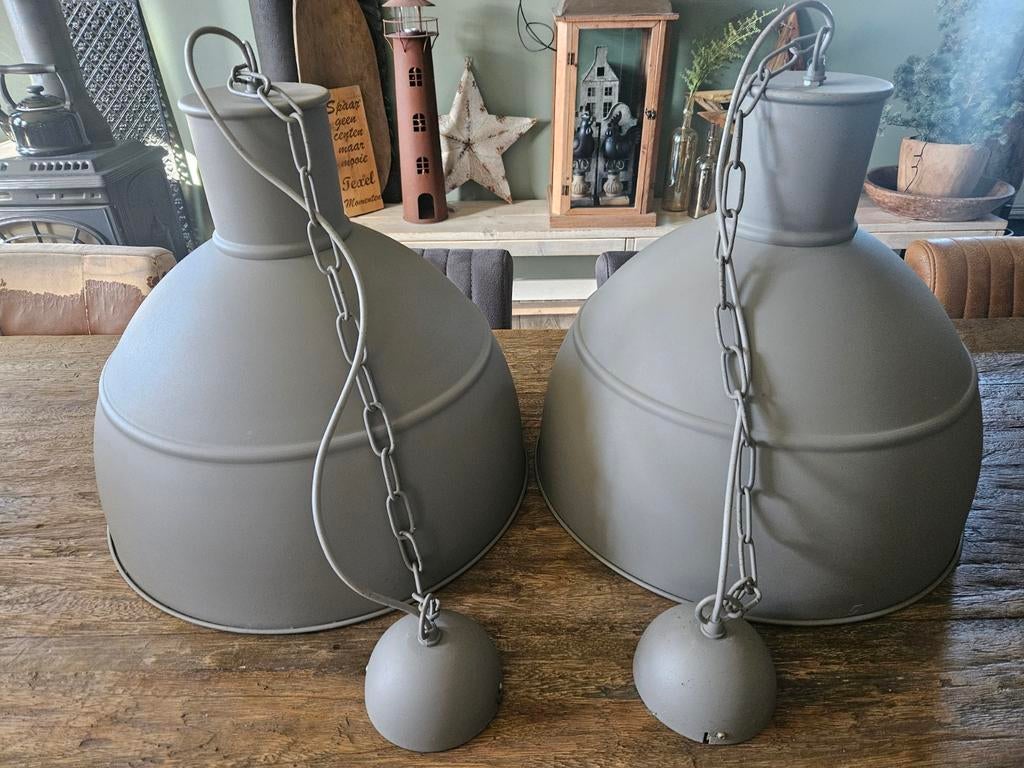 2 superleuke industriële hanglampen, zachtgrijs., Ophalen, Zo goed als nieuw, Minder dan 50 cm
