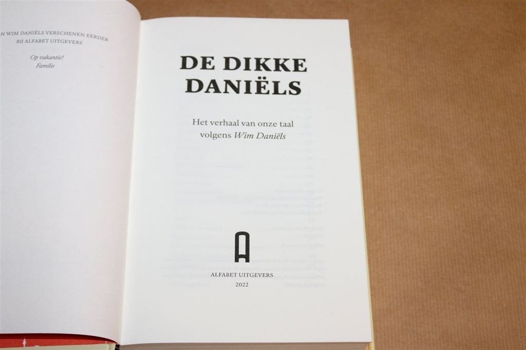 De Dikke Daniëls — Alles over de Nederlandse Taal 2022, Ophalen of Verzenden, Gelezen, Van Dale, Nederlands