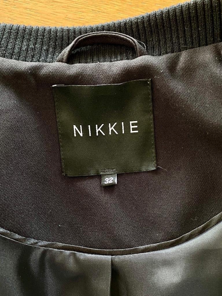 H973 Nikkie maat 32/34=XS jasje blazer colbert zwart vest, Zwart, Ophalen of Verzenden, Zo goed als nieuw, Nikkie