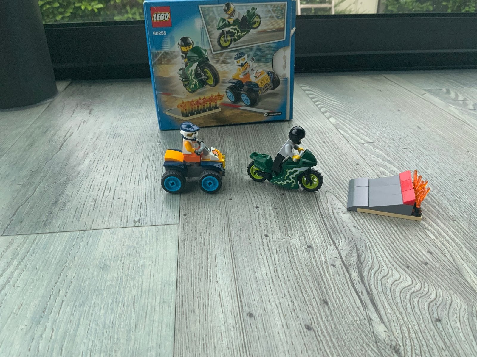 LEGO City 60255 Stuntteam met quad en motor, Ophalen of Verzenden, Gebruikt