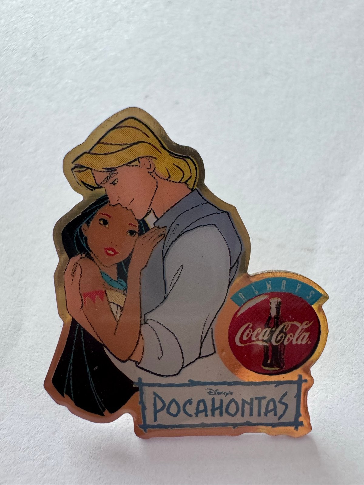 Disney Pocahontas Coca-Cola Pin - Zeldzaam Verzamelobject, Verzamelen, Disney, Ophalen of Verzenden, Pocahontas of Kl. Zeemeermin