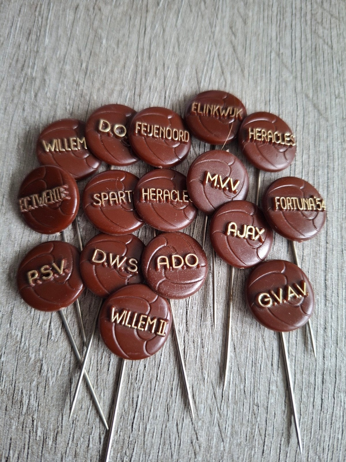 Vintage voetbalclub speldjes - Diverse clubs, Verzamelen, Ophalen of Verzenden, Gebruikt, Overige binnenlandse clubs, Overige typen