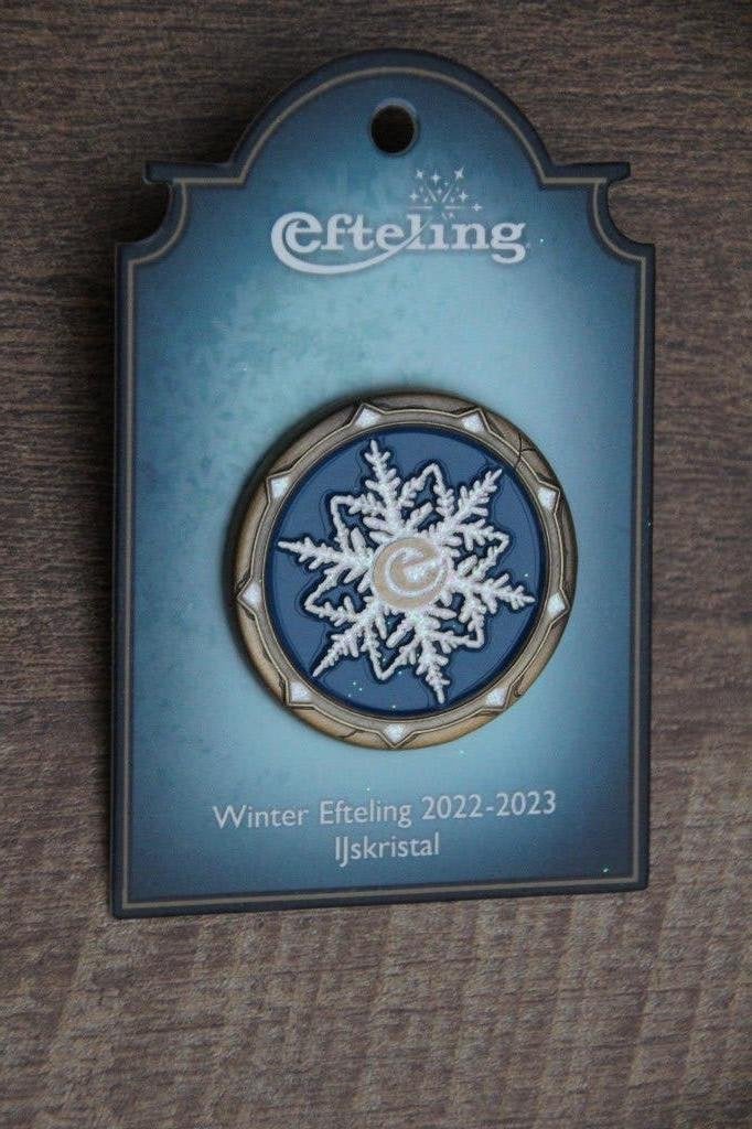 efteling pin  winter pin 2022 / 2023  ijskristal, Ophalen of Verzenden, Zo goed als nieuw, Button of Speldje