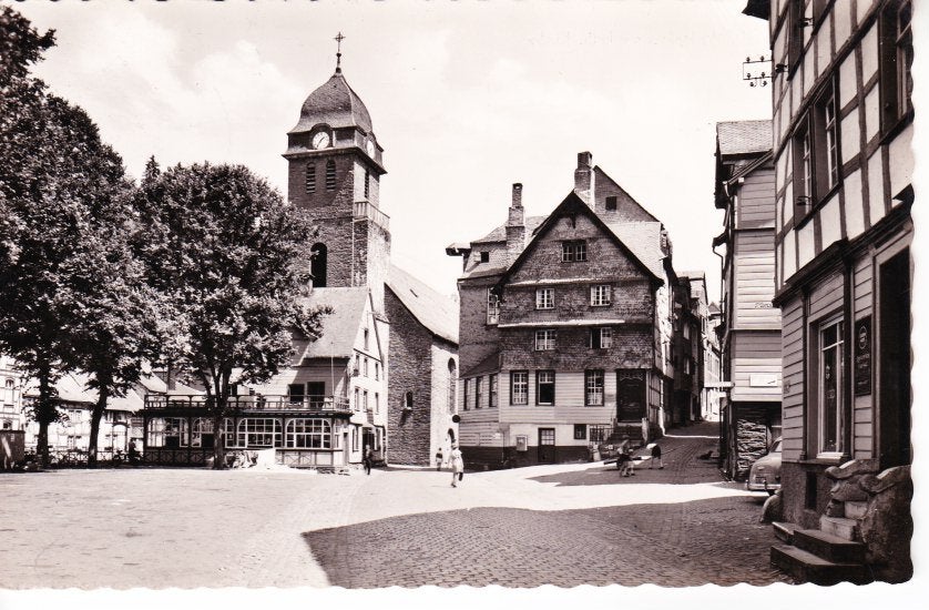 Monschau/Eifel, Marktplaats met kath. Kerk. 22-09, Ophalen of Verzenden, 1940 tot 1960, Gelopen, Duitsland