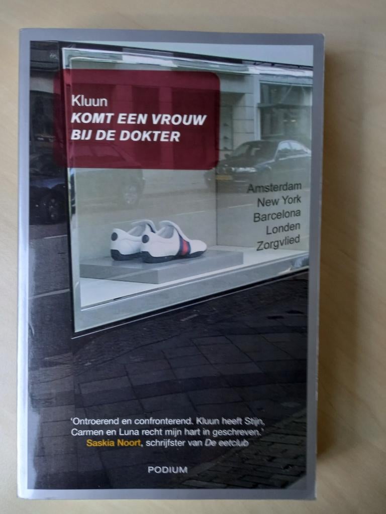 Kluun - Komt een vrouw bij de dokter (Boek), Boeken, Romans, Nederland, Ophalen of Verzenden