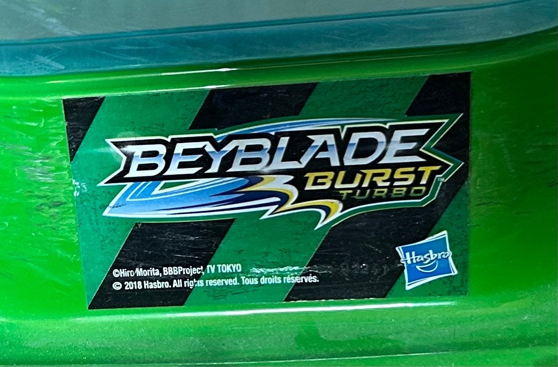 Beyblade Burst Turbo Arena met veel Beyblades en accessoires, Kinderen en Baby's, Speelgoed | Overig, Ophalen of Verzenden, Gebruikt