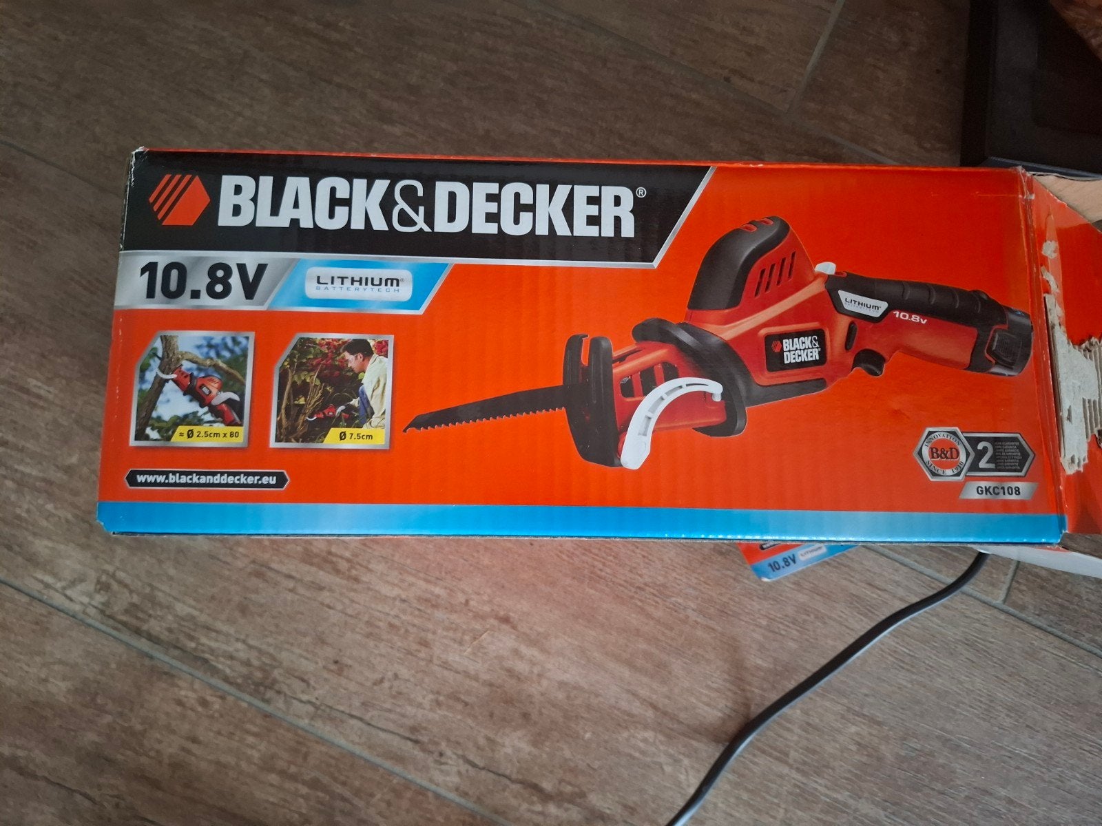 Black & Decker accu handzaag met accu,  lader en doos, Minder dan 30 mm, Ophalen of Verzenden, Reciprozaag, Minder dan 600 watt