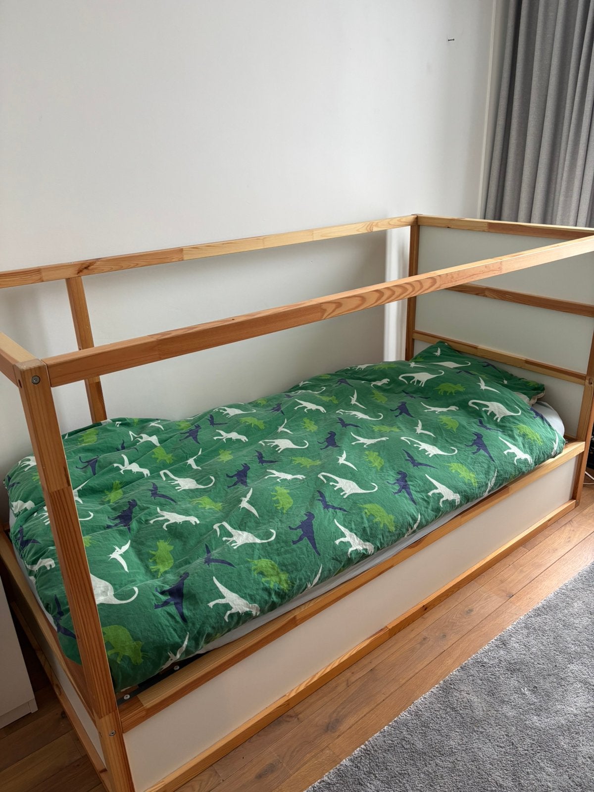 Kura bed (Ikea), Kinderen en Baby's, Kinderkamer | Stapelbedden en Hoogslapers, Ophalen, Gebruikt, Halfhoogslaper