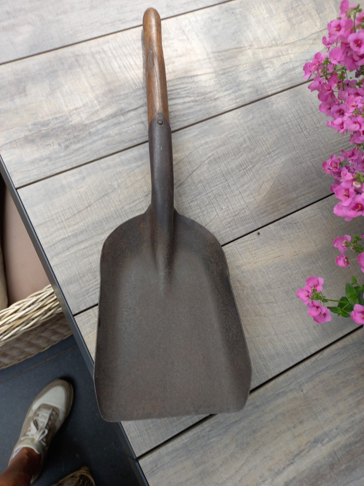 Antieke kolenschep met houten handvat, Ophalen of Verzenden