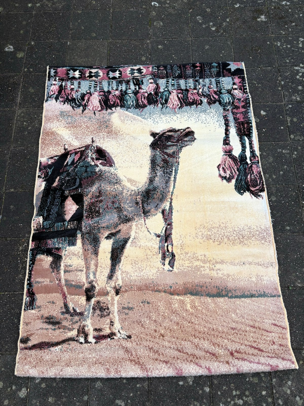Wandtapijt met kameel, Gebruikt, 100 tot 150 cm, Bruin, Rechthoekig