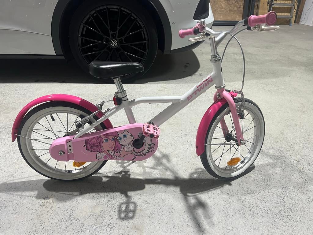 B'Twin meisjesfiets 16 inch, Fietsen en Brommers, Fietsen | Meisjes, Zo goed als nieuw, 16 inch, Handrem, Ophalen