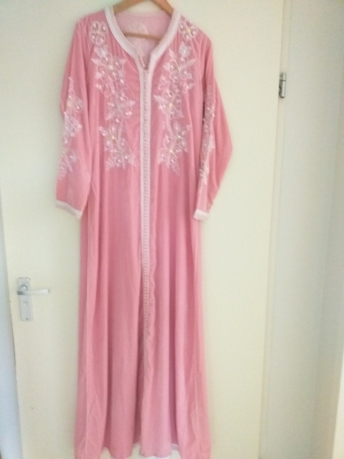 Roze Kaftan met Borduurwerk en Kralen, maat M, Maat 38/40 (M), Ophalen of Verzenden, Onbekend, Roze