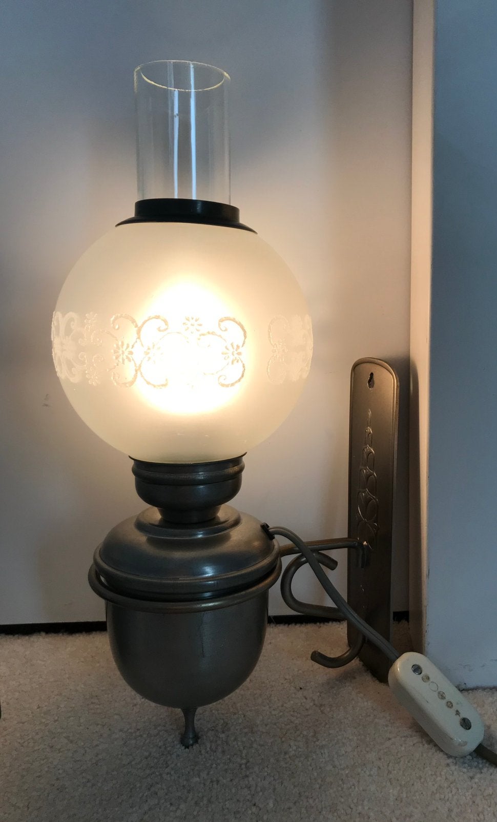 Prachtige tinnen lampen met bewerkte glazen lamenkap, Ophalen, Zo goed als nieuw