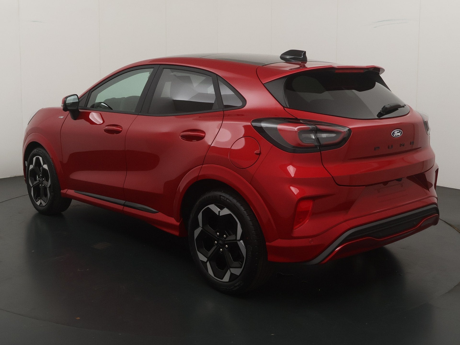 Ford Puma Hybrid ST-Line X 125pk | Driver Assist | Winter Pa, 125 pk, Puma, Zwart, Leder en Stof
