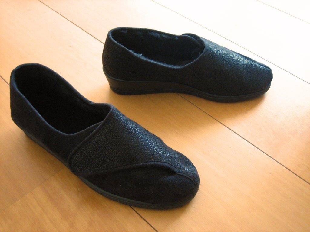 Mooie warme zwart suede pantoffels ROHDE 39-40 G snazzeys, Verzenden, Zwart, Rohde, Zo goed als nieuw